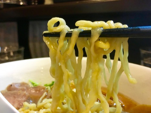 らーめん 奏(かなで) 醤油チャーシューメン　麺