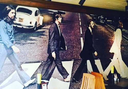 Abbey Road （アビー ロード） 店内