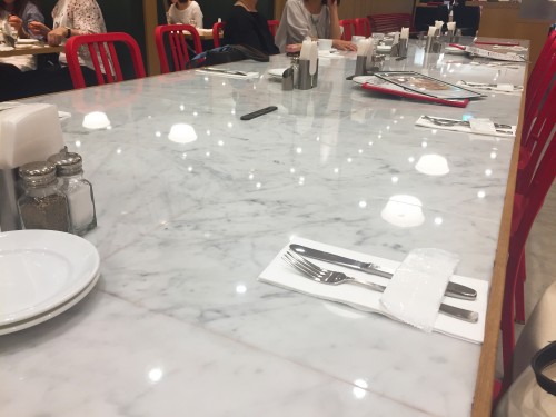 クリントンストリートベイキングカンパニー　テーブル