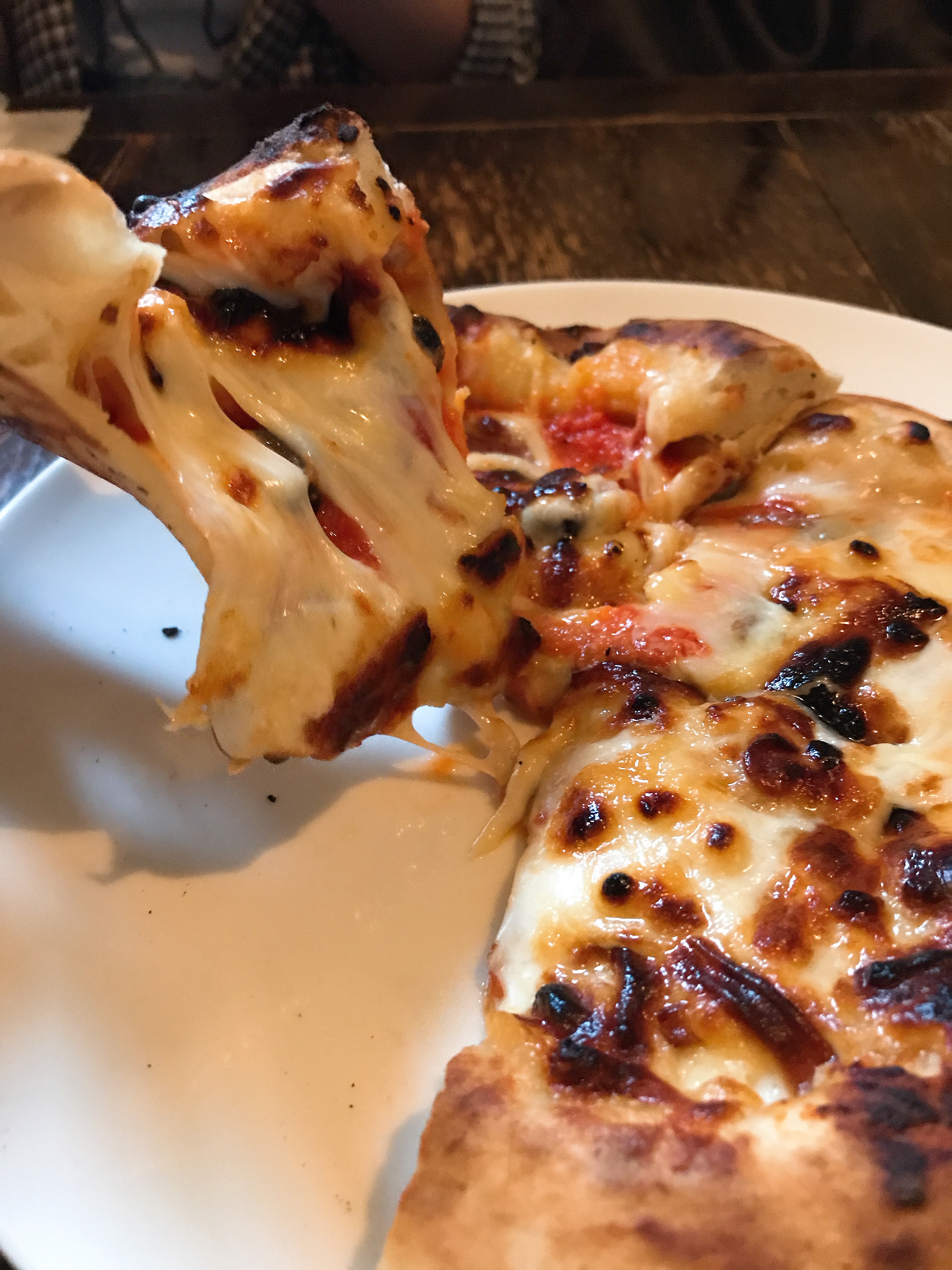 一社｜旨味たっぷりピザを味わう！ナポリを意識した隠れ家イタリアン
