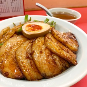 妙音通｜町の中華屋さんでがっつり食べる「スタミナチャーシュー丼」