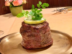 桜山｜貴重なお肉を堪能できる老舗ステーキ店