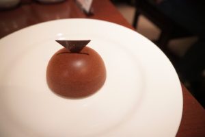 名駅｜世界的にも珍しい！高級チョコレートがいただける大人の雰囲気漂うイートインカフェ