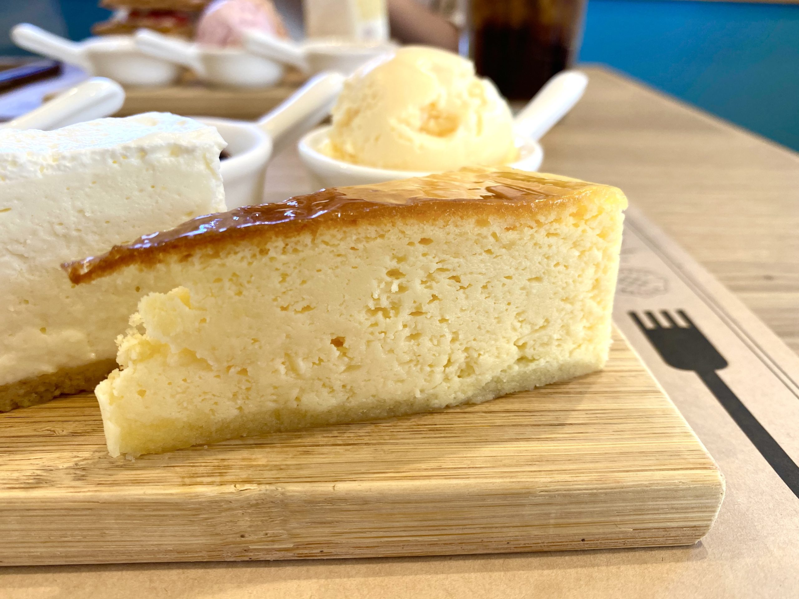 植田のカフェ Wonder はこだわりのチーズケーキを食べ比べできるお得なセットが人気の居心地のいいカフェ