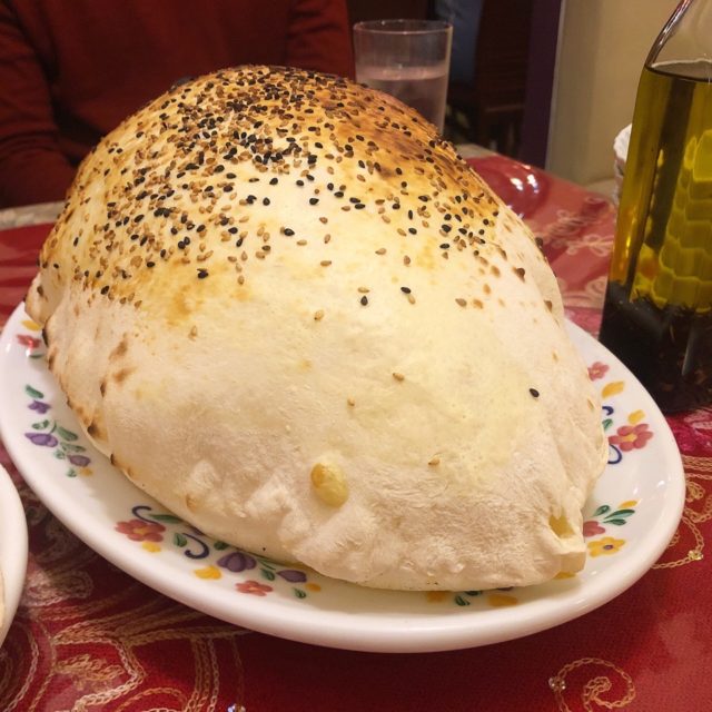 高岳｜見た目もおもしろい！風船のようにプクプク膨らんだパンとケバブランチが美味しいトルコ料理専門店