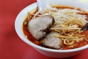 港区役所｜真っ赤なスープに驚く！濃厚激辛担々麺がいただける地元で人気の四川料理店