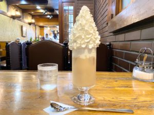 上飯田｜モリモリホイップが人気の喫茶店で裏メニューを堪能！？ミルク好きにはたまらない特別な紅茶を味わう