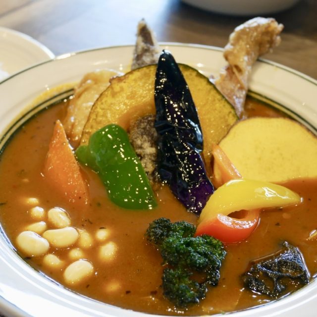 亀島｜イオンモール内で食べられる！色とりどりの野菜の美味しさを楽しめて満足度◎のスープカレー