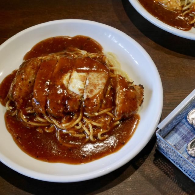 小本｜濃厚ソースとぷりもち太麺のあんかけスパゲッティが大人気の洋食屋