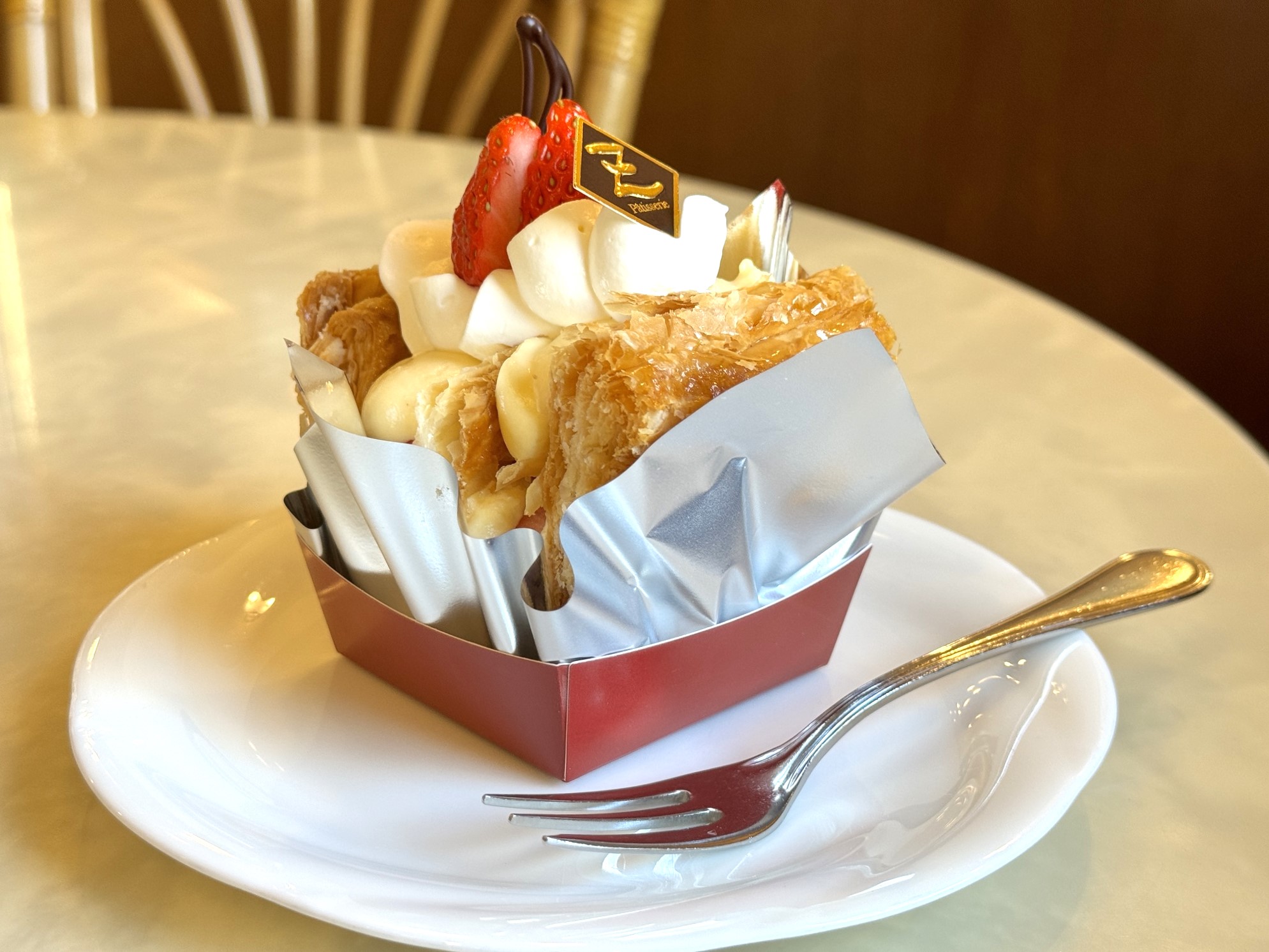 荒子川公園｜サクサク食感のパイといちごの最強ミルフィーユ♪四季の美味しさを詰め込んだケーキを販売する洋菓子店