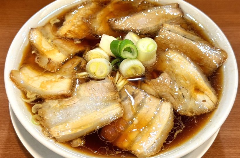 丸の内｜コクのある醤油味のスープは飲み干したくなる美味しさ！行列ができる人気の中華そば専門店