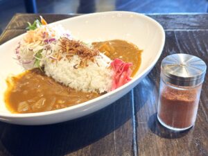 金山｜コクの決め手は「ギネスビール」！ワンコイン以下から楽しめるブリティッシュパブのお値打ちカレーランチ