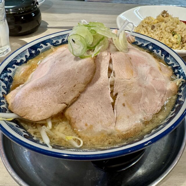 荒畑｜人気ラーメン店がリニューアル！ボリューム満点&コスパ抜群のチャーラー専門店