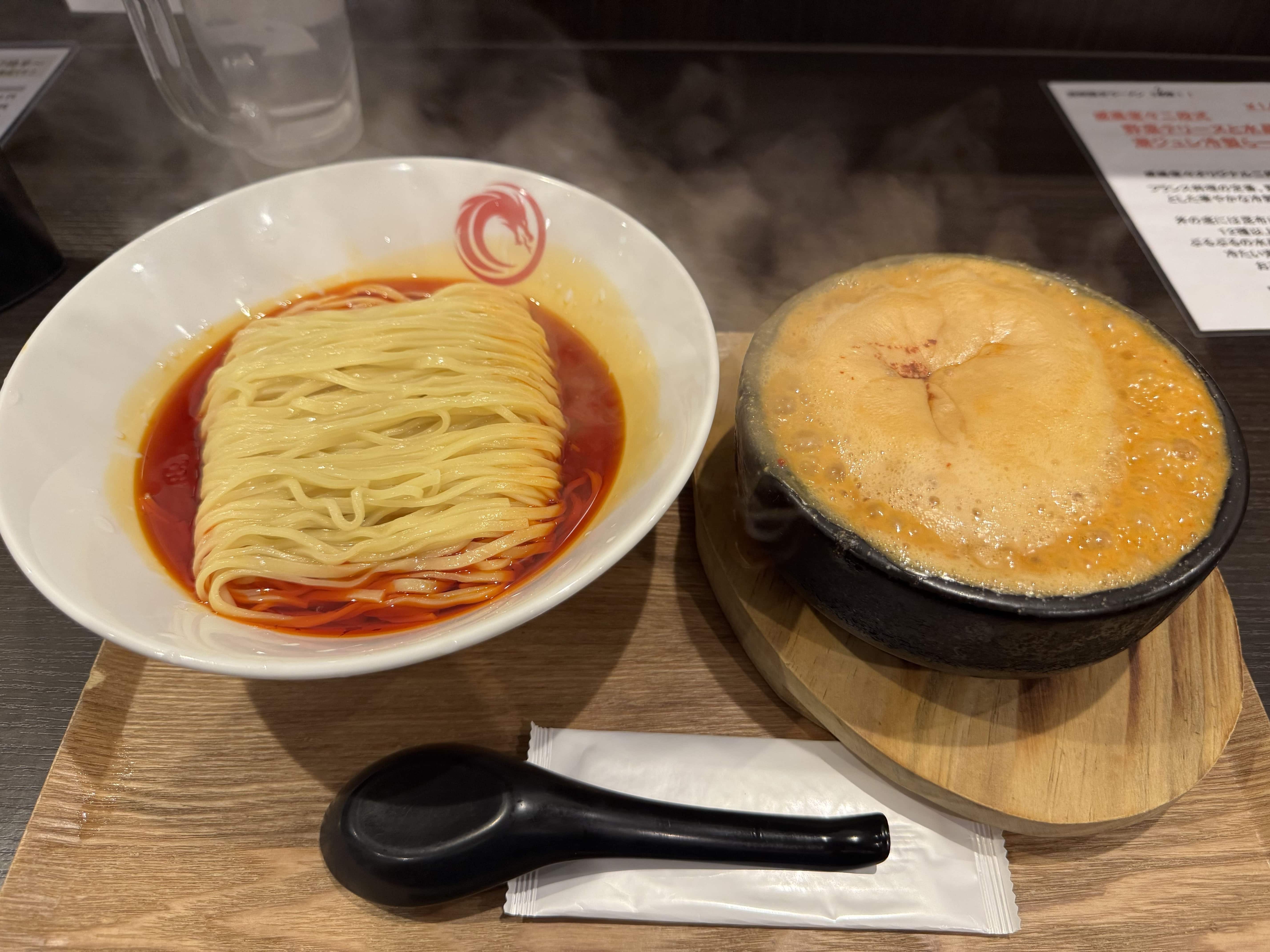 新栄町｜つけ麺のビジュアルは圧巻！ゴマの香り広がる濃厚な担々麺専門店