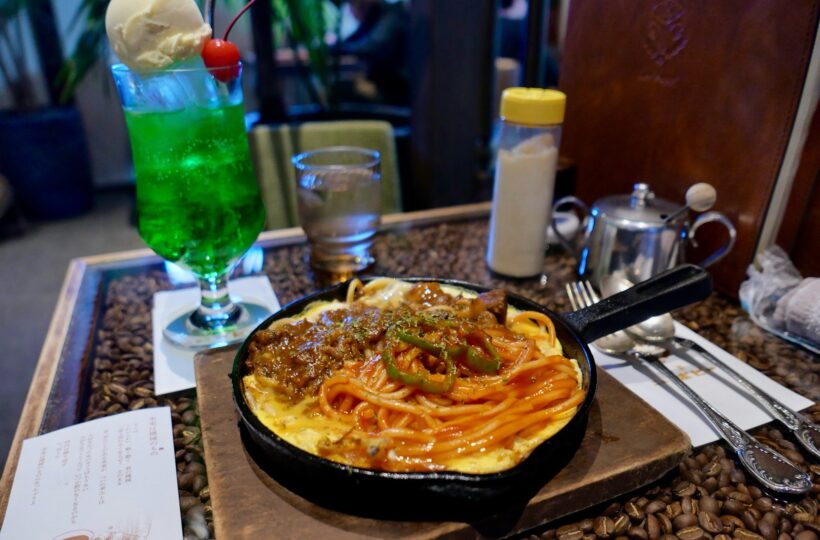 丸の内｜レトロ空間を楽しむ、名古屋らしさ満載の喫茶店