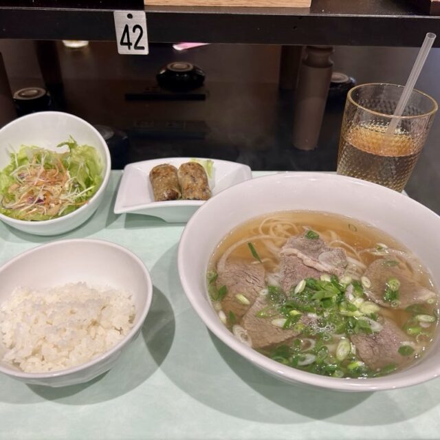 名駅｜本格的な香りに包まれるベトナム料理店