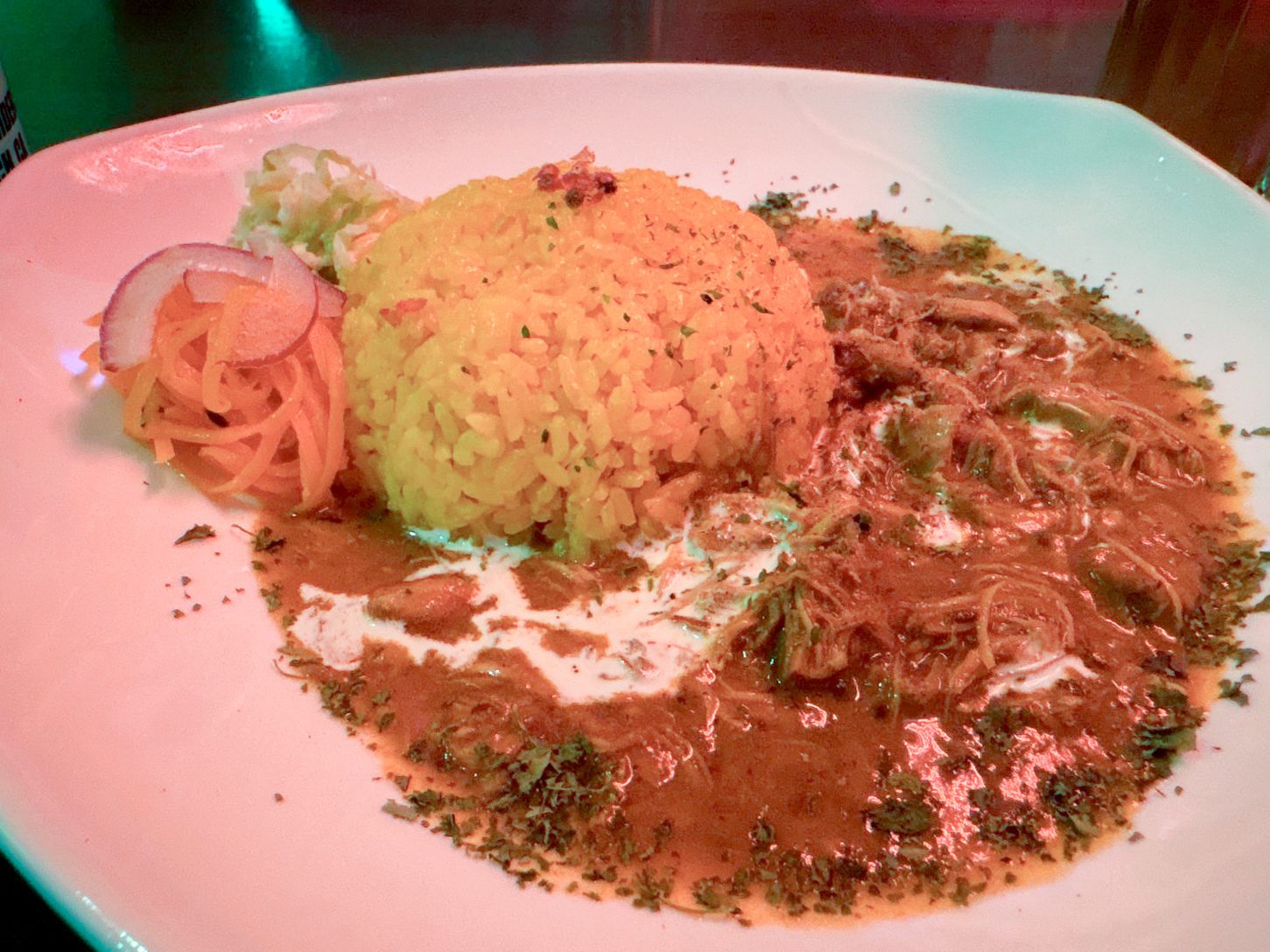 今池｜ネオン輝くバーでいただくカレー
