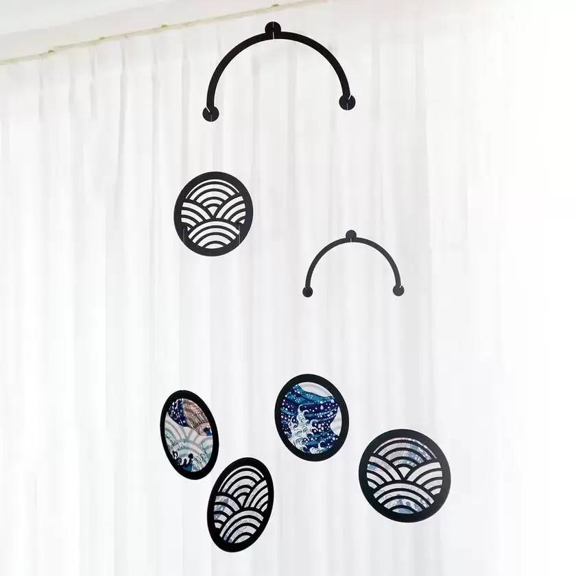 Ukabu-eという黒い装飾品