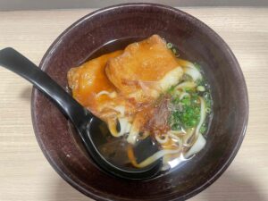 名駅｜名駅でサクッとなごやめし！大須の有名和菓子店によるダシが決め手の「きしめんスタンド」