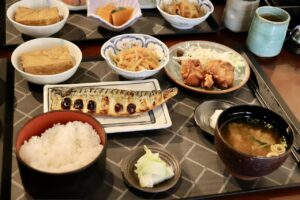 塩釜口｜ボリュームもクオリティーもハイレベル！お魚が美味しい食堂&居酒屋