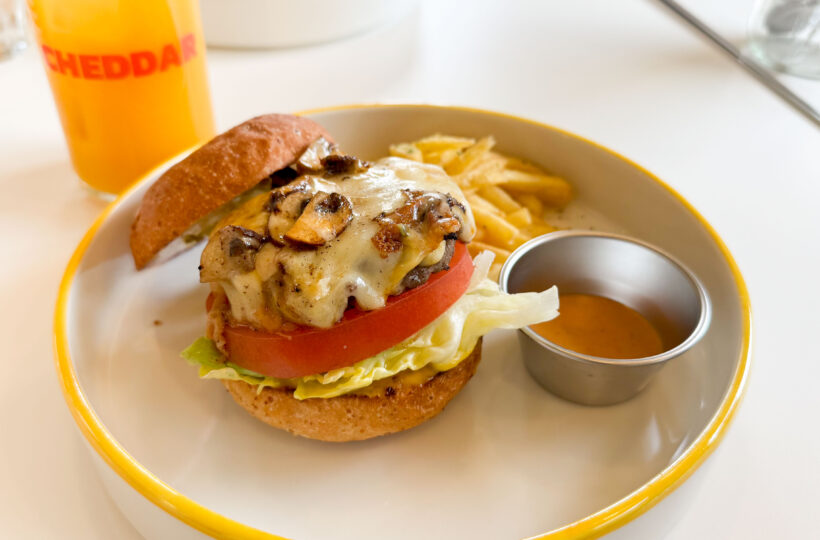 東山公園｜チーズソースかけ放題！食べごたえ満点のおしゃれなハンバーガー専門店