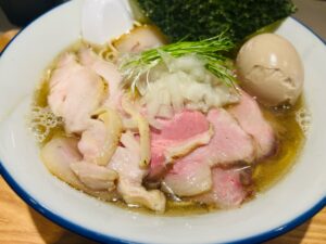 本郷｜最後の1滴まで飲み干したい！旨味を極限まで引き出した至極の煮干ラーメン