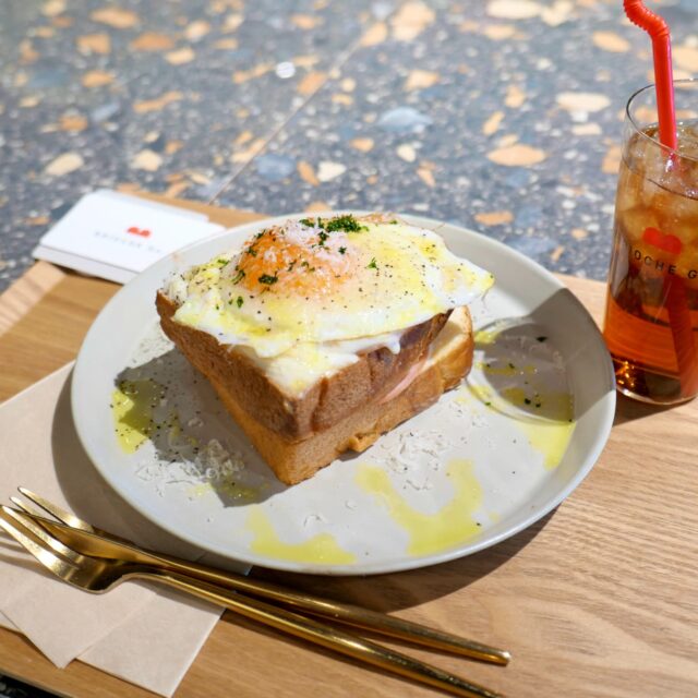 矢場町｜都会のオアシスで味わう、バター香るブリオッシュと贅沢タルト