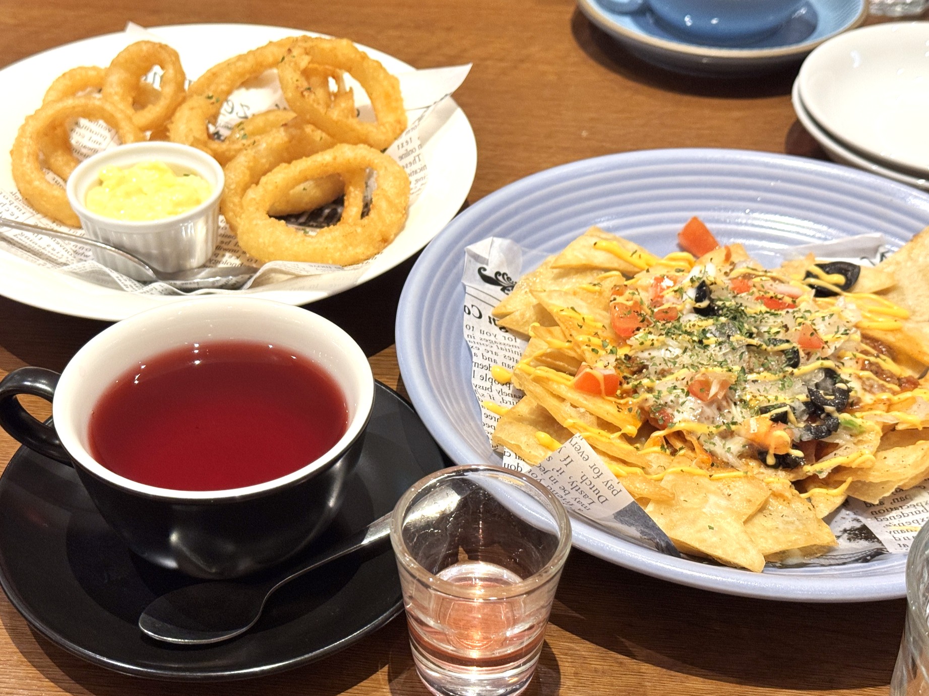 新栄町｜食事からスイーツまでさまざまな料理をラインアップ！お酒も楽しめる駅近好立地のカフェ