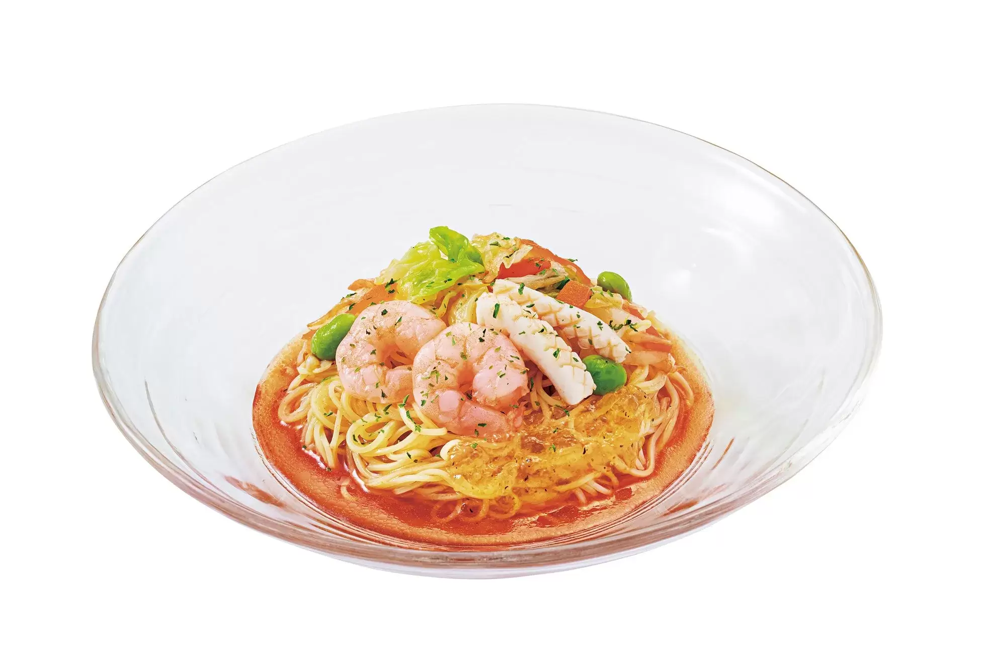透明なガラスの器に盛られた、エビとイカが入ったパスタの料理の写真です。