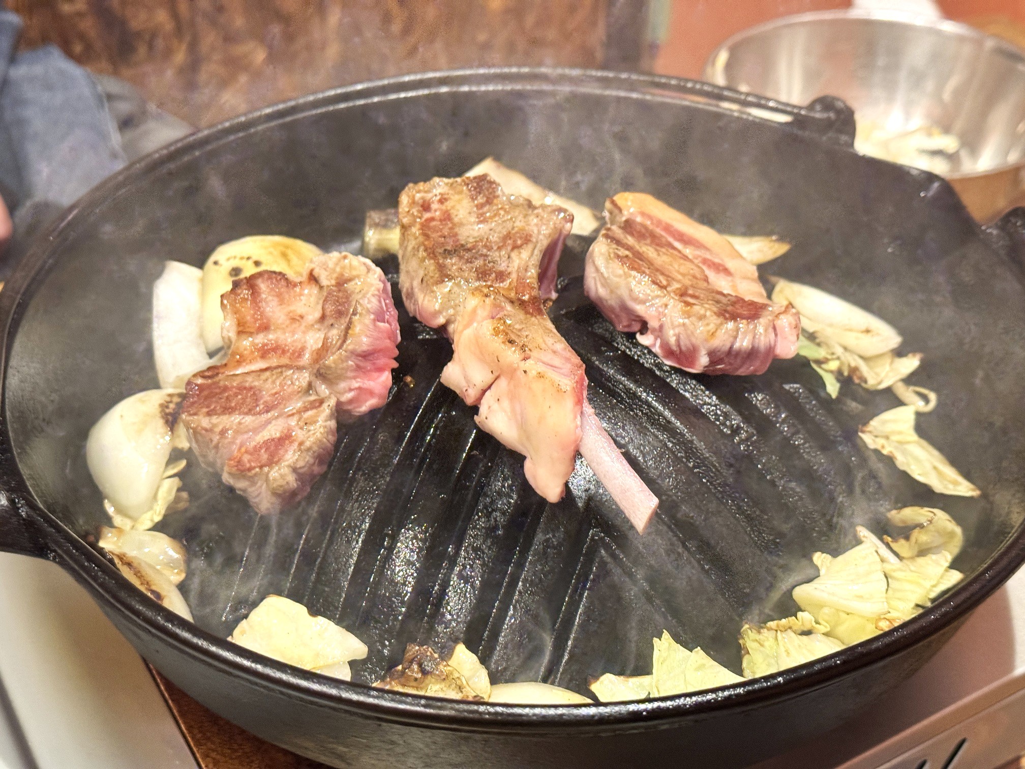 清水｜生でも食べられるほど新鮮な羊肉がこだわり！道産子が嫉妬するほど美味しいジンギスカンを楽しめる専門店