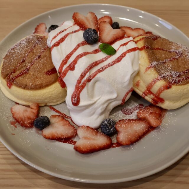 矢場町｜添加物無使用のふわっとスフレパンケーキが楽しめる！本場ハワイの美味しさを極めたハワイアンカフェ