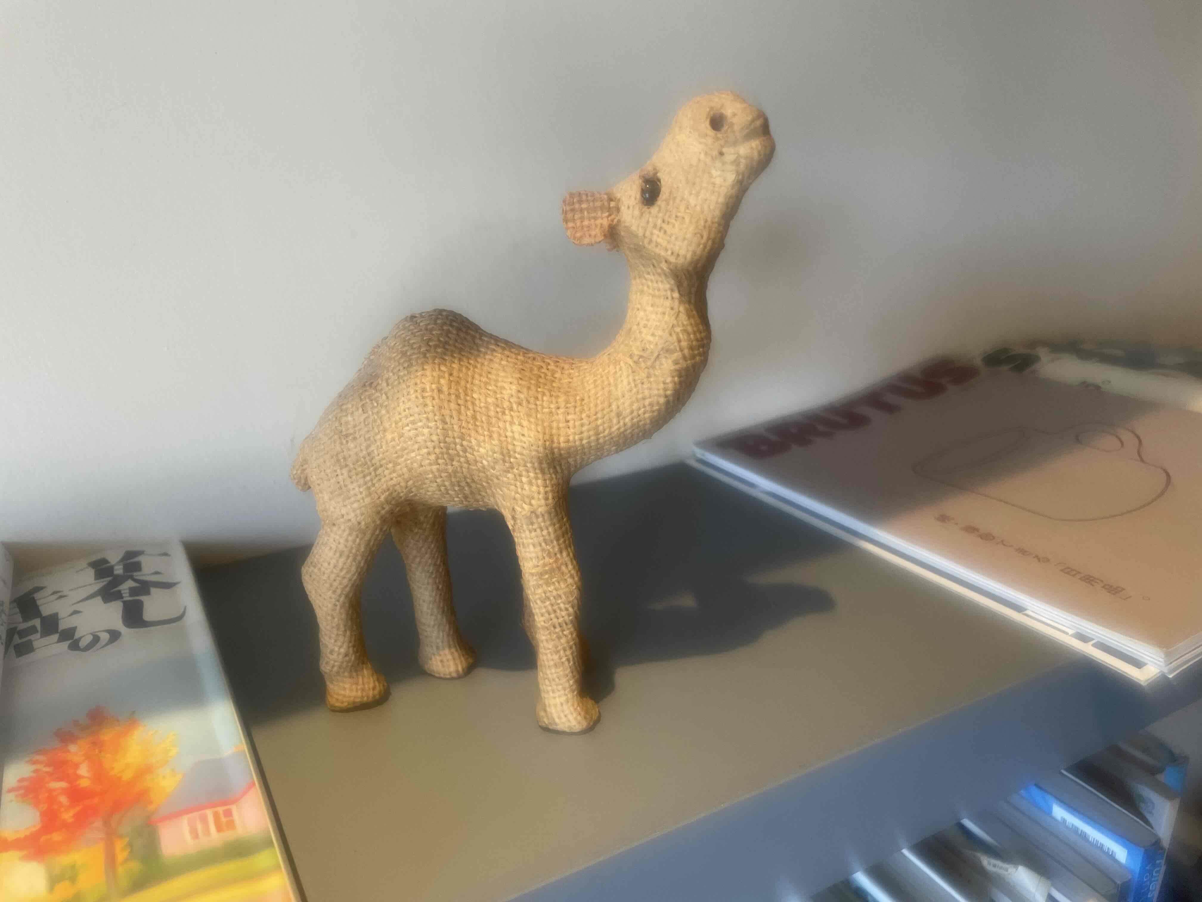 ラクダの置物
