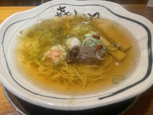 池下｜赤と白から選べる上品なラーメン。きしめんの名店が生んだ、出汁香る1杯