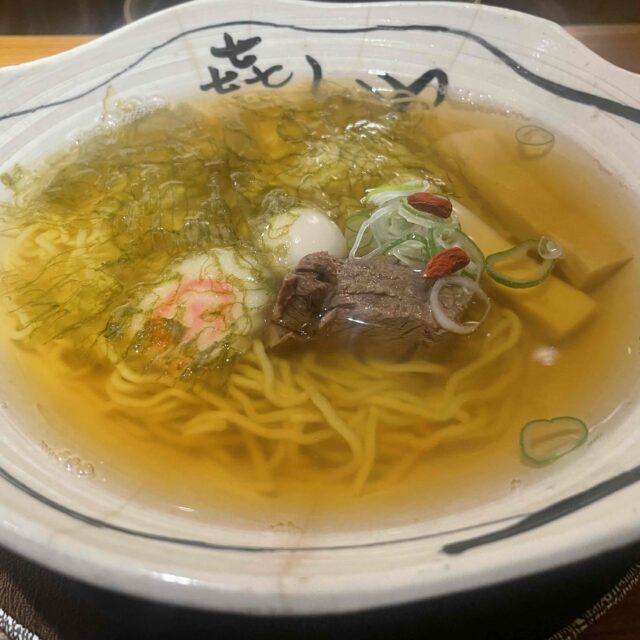 池下｜赤と白から選べる上品なラーメン。きしめんの名店が生んだ、出汁香る1杯