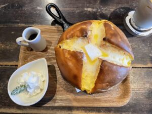 名駅｜まるで絵本の中のパンケーキ！ランチから夜カフェまで楽しめる隠れ家的オープンテラスカフェ