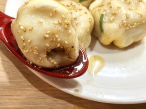 大須観音｜店内飲食もテイクアウトもOK！上海出身のスタッフが焼き上げる肉汁ジューシーな焼き小籠包
