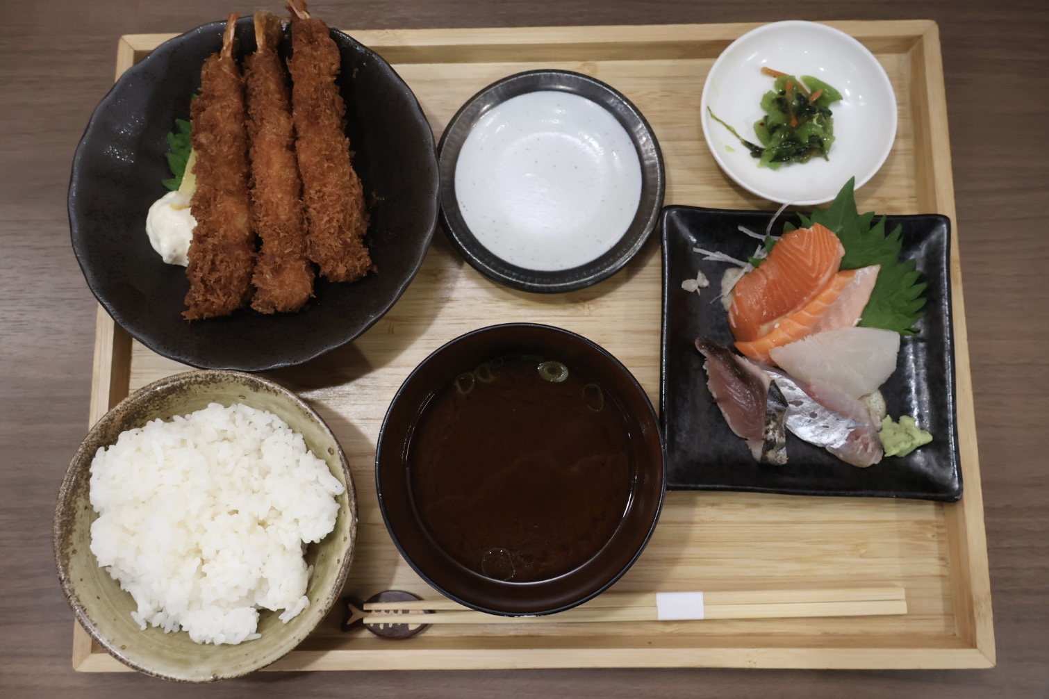 上前津｜新鮮な海鮮料理と共に昼飲みしたい方必見！大須商店街の中に佇む海鮮料理専門店！