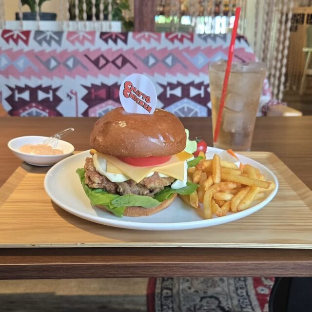 金山｜サクサクジューシーが止まらない！名古屋では珍しいチキンバーガー専門店