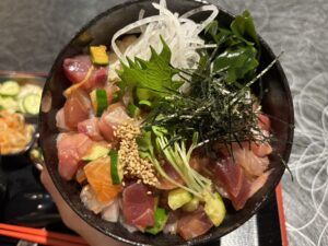 伏見｜お値段以上の満足感！上質な厚切り海鮮を手頃に楽しめる海鮮専門店