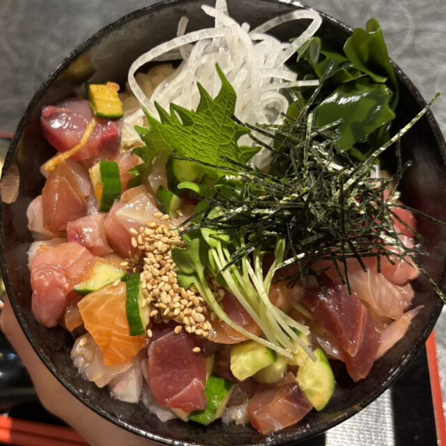 伏見｜お値段以上の満足感！上質な厚切り海鮮を手頃に楽しめる海鮮専門店