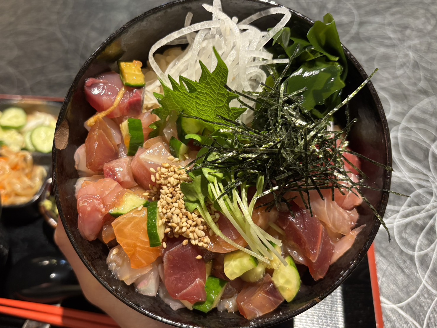 伏見｜お値段以上の満足感！上質な厚切り海鮮を手頃に楽しめる海鮮専門店