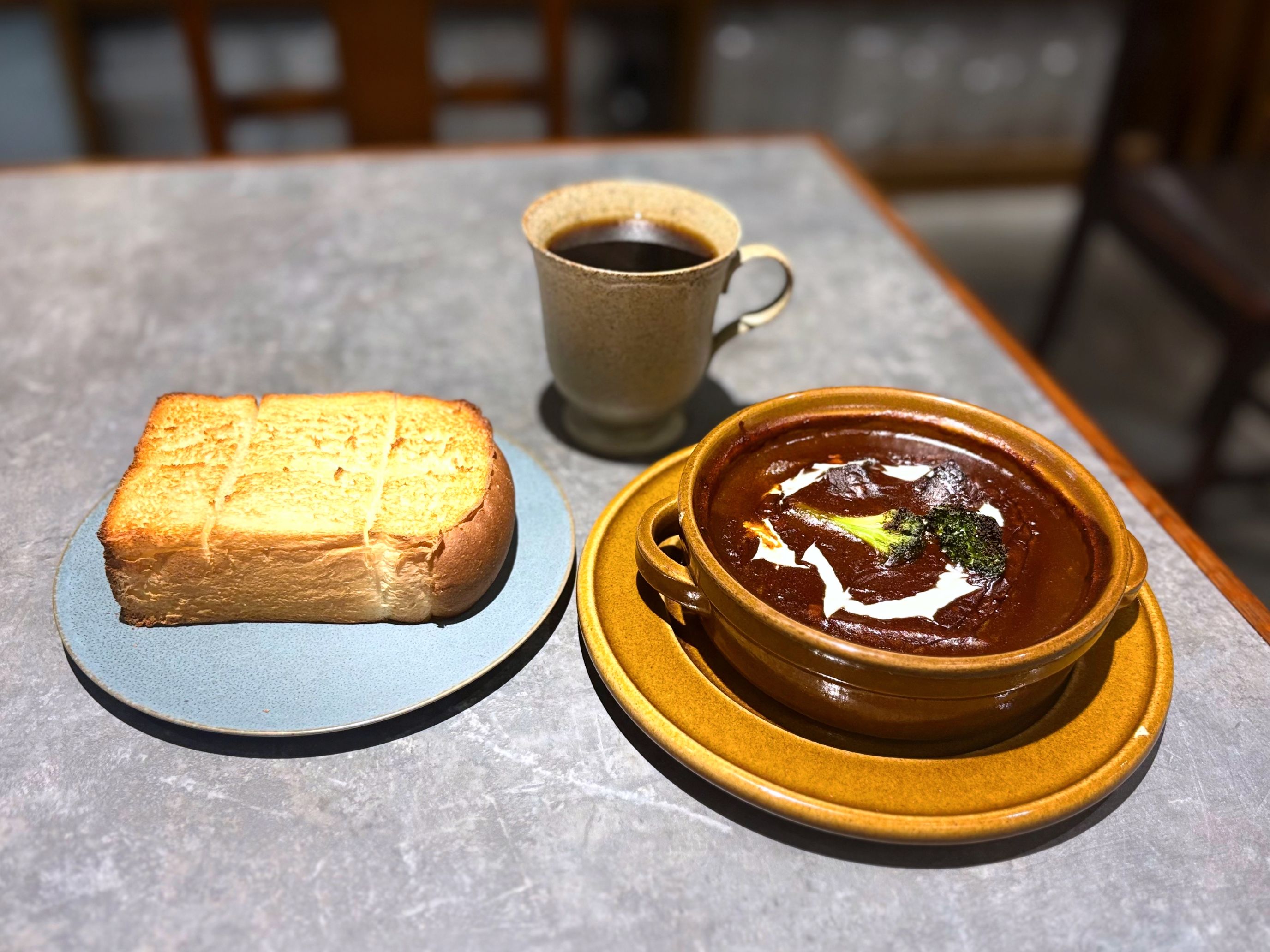 伏見｜老舗パンメーカーが本気で作った厚切りトーストとビーフシチューがたまらないカフェ