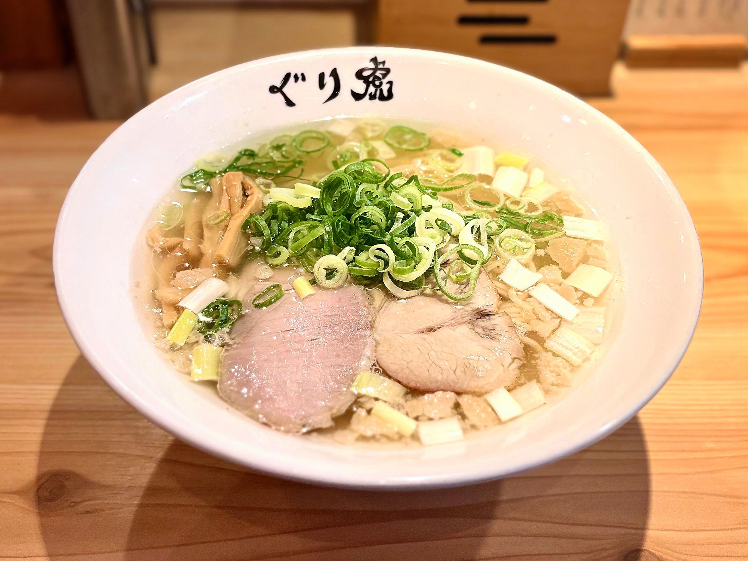 ささしまライブ｜ラーメン屋なのにカフェのような雰囲気。有名グルメガイド掲載のラーメン屋