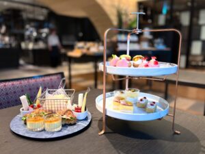 ささしまライブ｜駅直結！15種のドリンクと楽しむ、有名店出身シェフが手掛ける芸術的アフタヌーンティー