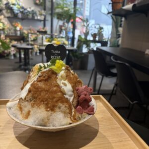 伏見｜扉を開ければお花の香り♪お花屋さんで楽しむ、お花を飾ったかき氷
