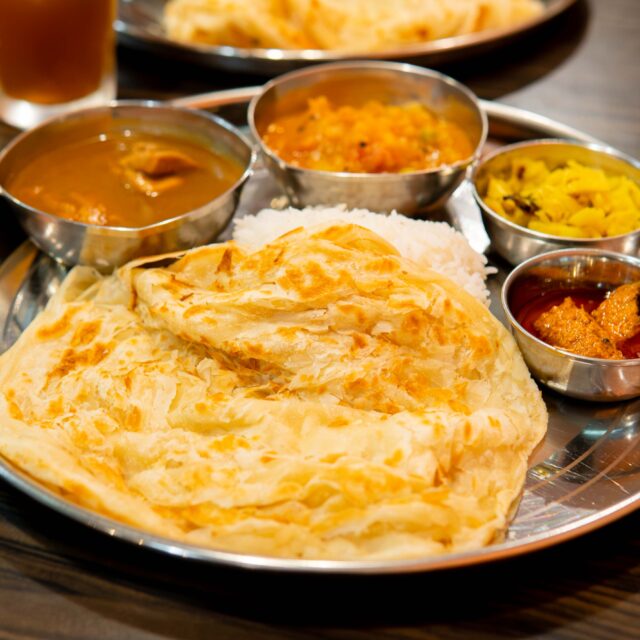 新栄町｜インドカレー屋なのにナンがない！？全国でも珍しい“パロタ”が楽しめる南インド料理店