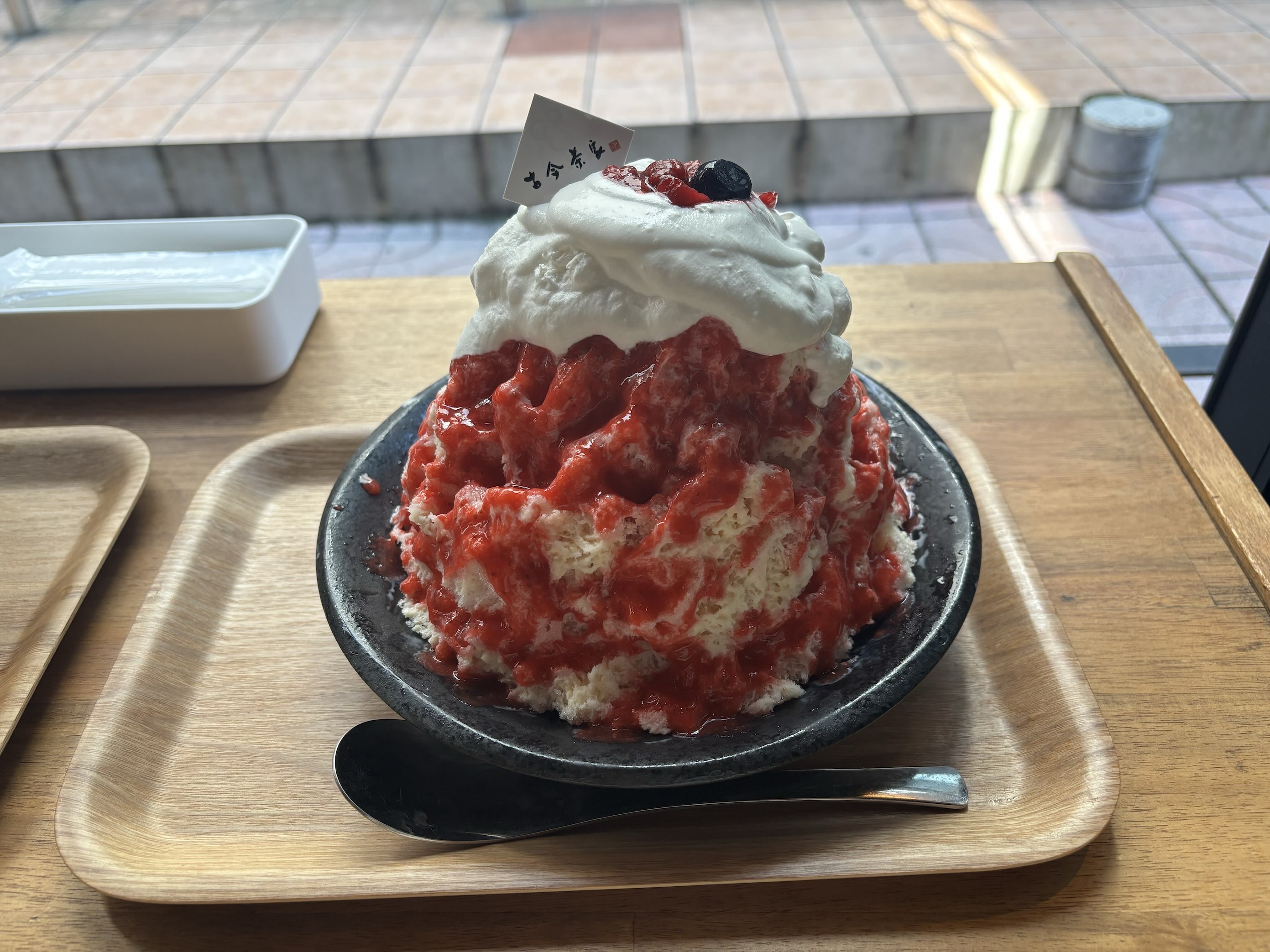 栄｜食べ応え抜群！隠れ通路の先で見つけたかき氷専門店！