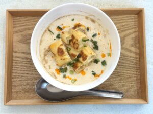 新瑞橋｜黒酢を使った本格派！台湾朝食の定番・鹹豆漿やカスタム自在な豆花を楽しめるカフェ