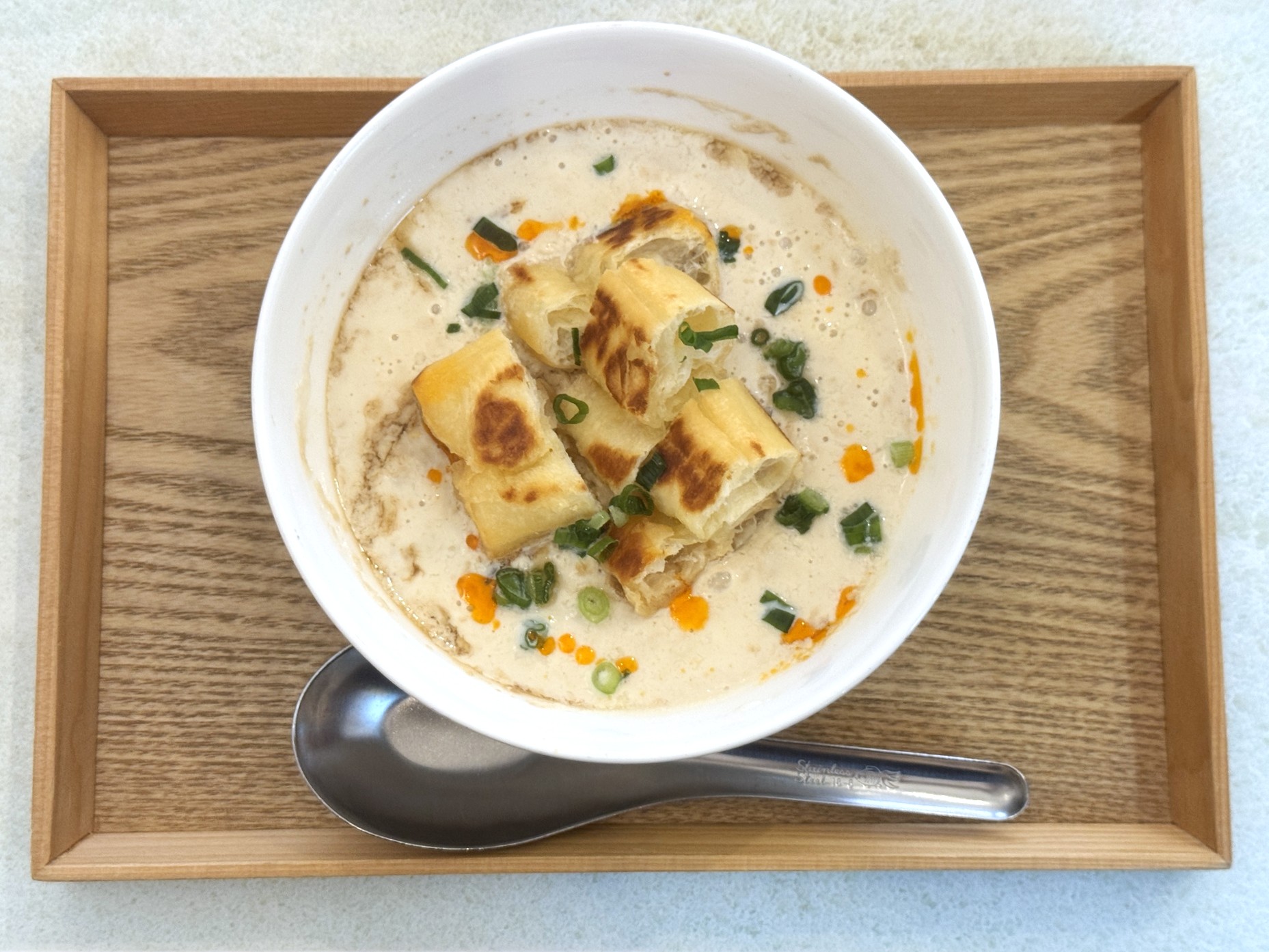 新瑞橋｜黒酢を使った本格派！台湾朝食の定番・鹹豆漿やカスタム自在な豆花を楽しめるカフェ