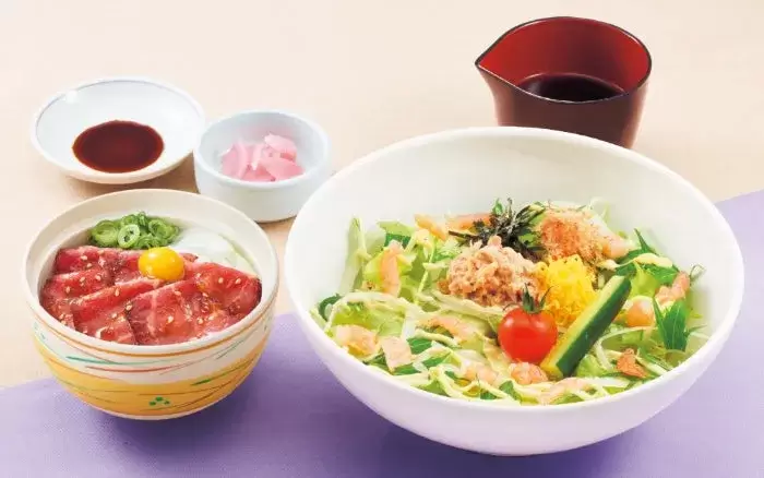 さっぱり涼麺セットでお得にお食事♪